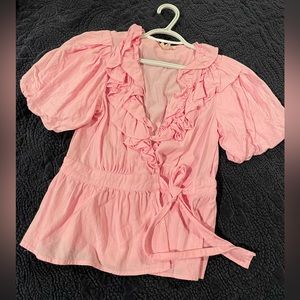 Puff sleeve linen tie top. Size small. Fun pink with ruffles.